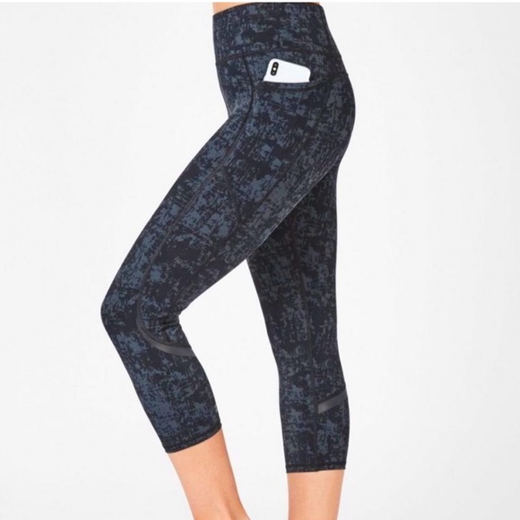 SWEATY BETTY Zero Gravity Crop Running Tight - Picture 2 of 13